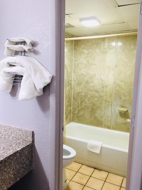 Fulton Inn Lodge West 외부 사진